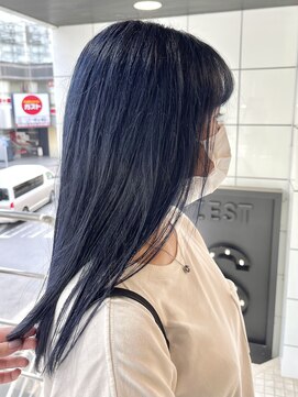 ヘアーアンドメイク ビス(HAIR&MAKE bis) ブルー強めブルーブラックがかわいい/立川美容室【黒田あさみ】
