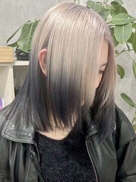 ロウル 渋谷(LOWRL) ホワイト×ブラック/ルーツカラー/ケアブリーチ/渋谷