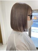 切りっぱなしボブミルクティーグレージュカラー透明感ハイトーン