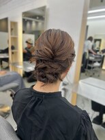 ヘアアレンジシニョンアレンジ結婚式2次会ヘア_黒髪ボブルフ