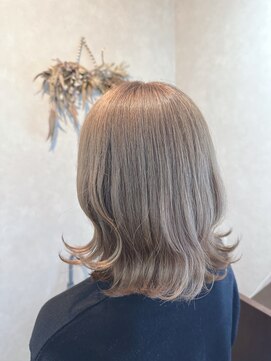 アルレン(Allen) ミルティーベージュ【宇都宮/ブリーチ/アルレン】