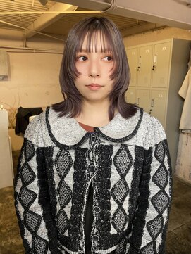 イル(iru) ミディアムボブレイヤー