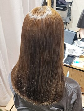 美容室 アクター オリーブベージュ