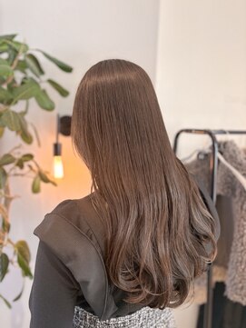 ケリーアン 太田(kelly.un) ロングレイヤー / 顔周りレイヤー / くすみベージュ