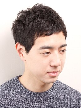 外観がガラス張りではないので、外から見られる心配なし!!美容室が初めてという男性のお客様にもオススメ！