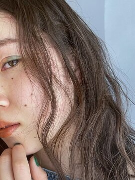 イトシテ リラックスウェーブ×アッシュベージュ【本多身和子】