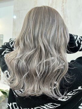 ラビス 浦和(Lovis) 魅力倍増カール/セミディ/シアーカラー/ダークアッシュ/姫カット