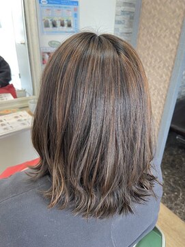 サロンドアンアリー(Salon de an Ally) ミディ白髪ぼかしハイライト20代30代40代50代六町