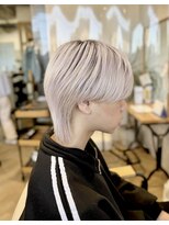 メゾンイロ(Maison I.R.O+)&nbsp;ホワイトブロンドウルフ