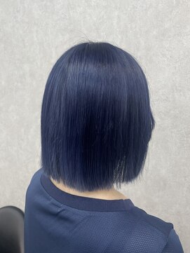 アン ブリーチ(UN BLEACH) ブリーチ１回～ネイビーカラー♪