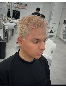 ダムディートウキョウ 心斎橋店(DAMDEE TOKYO) ピンクメッシュ