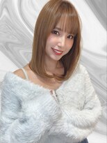 サロンドルテラ (Salon de Lutella) 大人可愛いミディアムレイヤー　ラフストレート　シアーベージュ