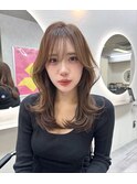 くびれミディアムヘア