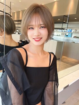 ロンド クラン 岡崎(Lond Clan) 10代20代丸み低めボブっぽ束感ショートヘア