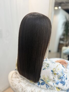 ウミネコ美容室 センター北hanare店(Umineko美容室) 赤み抑えたベージュのまとまりセミロング
