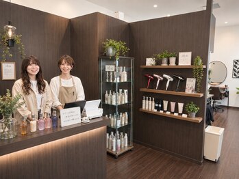 カラーズ レイクウォーク岡谷店の写真/朝9時から夜9時まで営業!仕事の帰りに癒す、モール内の特別な美容空間♪