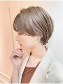 大人可愛いハイトーンショート