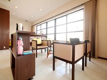 ループヘアー(Loop hair)の雰囲気(待合も広いので、お子様も退屈せずに過ごせます♪)