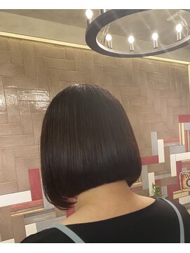 エル(L) 前下がりボブ