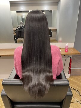 シカ 神戸三宮元町店(Cica) 髪質改善 艶髪 ロング 神戸 三宮美容室 ストレート 元町