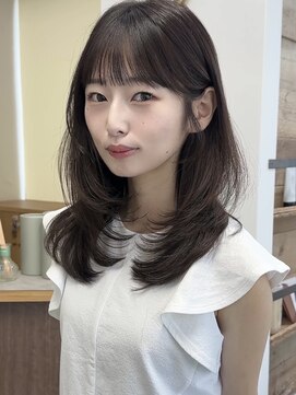 ビュー フクオカ(VIEW FUKUOKA) 小顔美人レイヤーカット×ナチュラルグレージュ30代40代50代