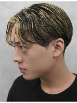 クロムトウキョウ ザ バーバー ネオン 新宿店(CHROM TOKYO the Barber ne/on) センターパートメッシュ