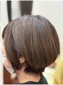 大人かわいい耳掛け丸みひし形束感ショート☆ハイライトカラー