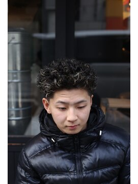 ノイセル 心斎橋(Noisyle) MEN’S HAIR/サーフカール/刈り上げセンターパート/心斎橋S