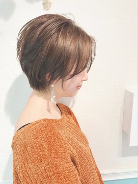 ロンド 表参道店(Lond) 【Lond】津賀雅也　丸みショートで横顔美人