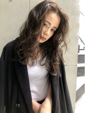 ソルトウォーター(SALT WATER) SUSAKI外国人風センターパートグレージュロブ