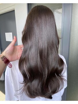 ブロンド 町田(BLONDE) グレーベージュ_ウェーブ巻き_チャコールグレー