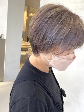 コード(Chord) 白髪ぼかし、プラチナベージュ、まとまりショート［谷合