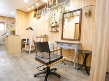 美髪改善専門サロン グラティテュードヘアーの雰囲気（店内個室ですので、静かに過ごせます。落ち着いた店内です）