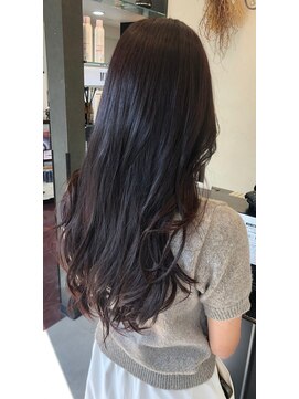 ローレン(LOREM) 黒髪ロング/抜け感ロング/フェミニン/暗髪/ダークカラー/透明感