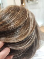 ティーズギャラリー(T's GALLERY)&nbsp;カット＋ハイライト＋オンカラー＋イルミナカラー