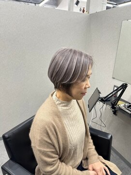 スラッシュ ホワイト(SLASH white) 脱白髪染め/白髪ぼかし/脱白髪染めハイライト/髪質改善