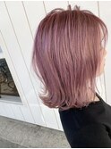 ハイトーンペールピンクカラーミディアム外ハネ