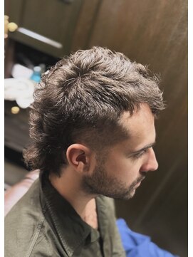 ミリオンバックス 御徒町店(Million Backs) ウルフショート/フェード/サイドブロック<理容室>[メンズ/眉毛]