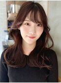 外ハネ前髪なしセンターパートレイヤーくびれセミロング