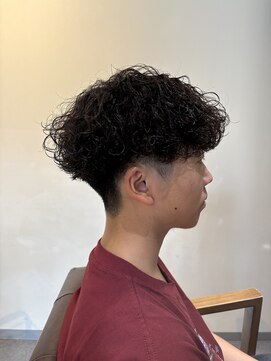 ロウ トウキョウ 八王子店(RAW TOKYO) 波巻きパーマ フェザーショート シャドウパーマ 八王子