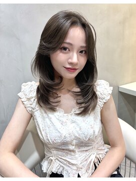 グロー 大宮(GLROW) ヘーゼルベージュ　レイヤーカット　韓国ヘア　顔まわりカット