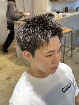 ザデイ カットアンドカルチャーショップ(THE DAY CUT&CULTURE SHOP) スパイキーショート