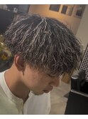 縦落ちツイスパ　ツイストスパイラル眉カットメンズパーマ