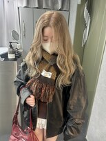 リラス 博多(rilas) イメチェン ハイトーン レイヤー 外はねボブ