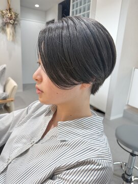 トーネ(to-ne,) 重めマッシュショート