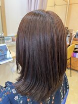 ヘアースタジオフォルム 髪質改善カラー、外はねミディアム