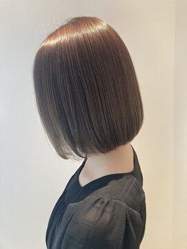 アクアブルー エスト(ACQUA BLUE est.) 透明感オリーブカラー×ボブ