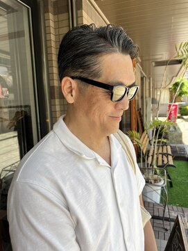 ブラウンズズシ(BROWNS Zushi) 【海が似合う大人メンズスタイル】