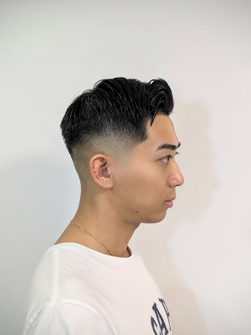 スキンフェード フェードカット 七三パート バーバースタイル