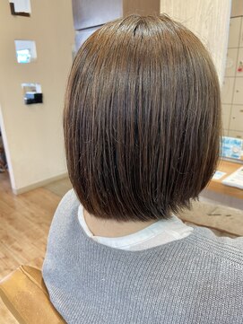 ヴィサージュクルー(VISAGE crew) 艶カラー×ライン感のあるデザイン